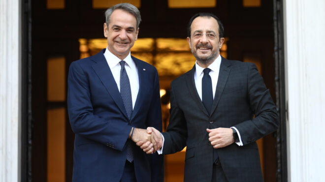 ο-τραμπ-προσκάλεσε-ελλάδα-και-κύπρο-στ-564027889