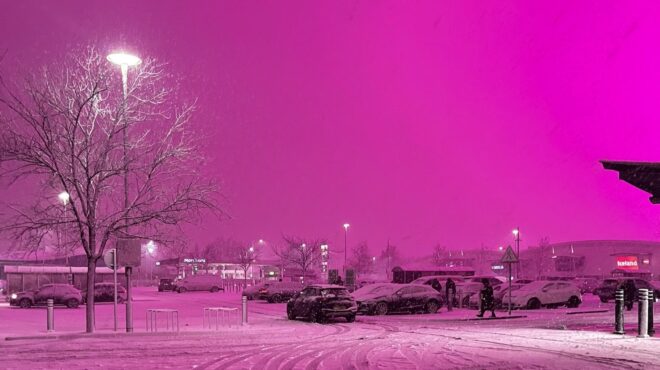 ενας-απόκοσμος-φούξια-ουρανός-μάγεψ-564012961