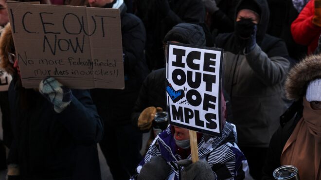 μινεάπολη-ο-μπιλ-κλίντον-καλεί-τους-αμ-564041602