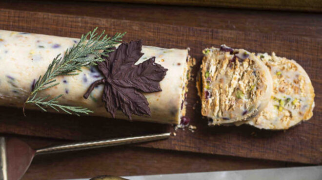 λευκός-κορμός-μωσαϊκό-από-τον-στέλιο-π-564005458