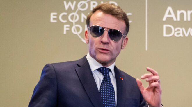 ο-μακρόν-έφυγε-από-το-νταβός-χωρίς-συνά-564033250