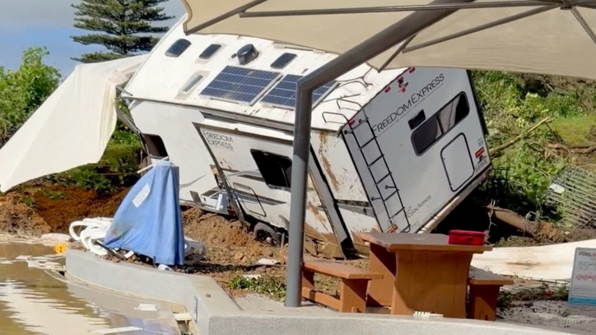 Νέα Ζηλανδία: Κατολίσθηση με πολλούς αγνοουμένους, ανάμεσά τους και παιδιά-2