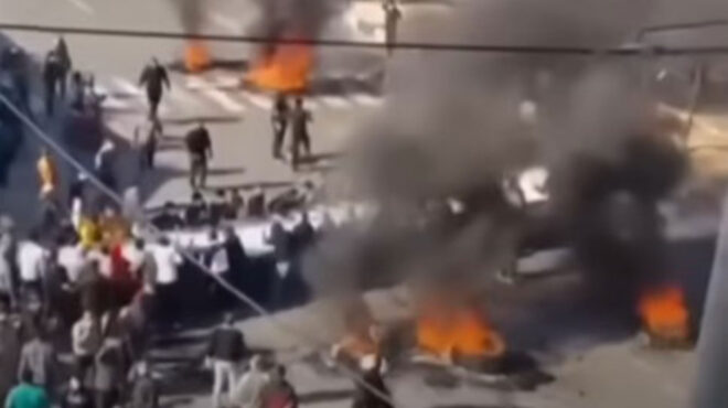 χάος-στο-ιράν-κλιμακώνονται-οι-διαδηλ-564011656