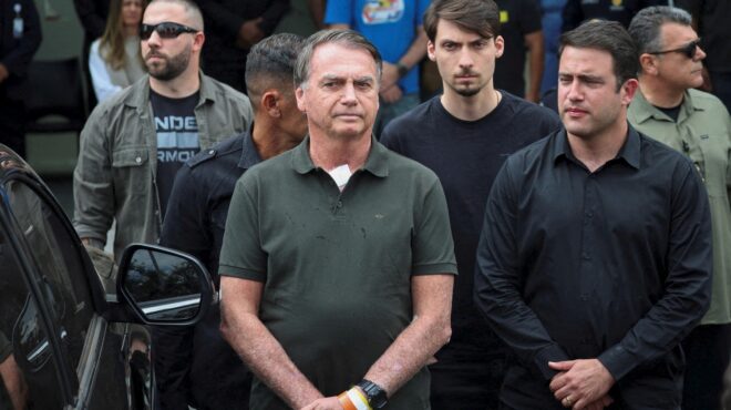 στο-νοσοκομείο-ο-μπολσονάρου-μετά-από-564007639