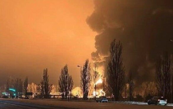 ρωσία-φωτιά-σε-δεξαμενές-πετρελαίου-σ-564007843