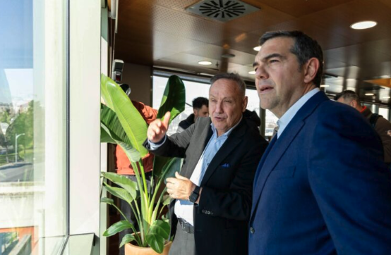 Μια τρίλιζα έκανε δώρο ο δήμαρχος Θεσσαλονίκης στον Αλέξη Τσίπρα-1