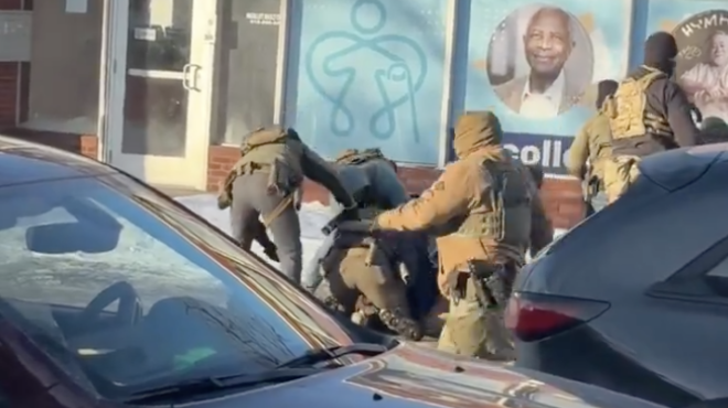 μινεάπολη-η-στιγμή-που-πράκτορας-της-ice-564041167