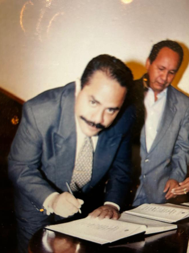 Συμμαθητής του Μαδούρο, υπουργός του Τσάβες, επικριτής του καθεστώτος-1