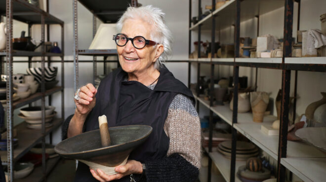 μεγάλη-δημοπρασία-για-τα-κεραμικά-και-564034534