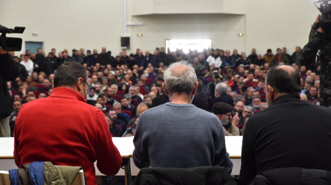 ναι-στον-διάλογο-αλλά-και-παραμονή-σ-564015655