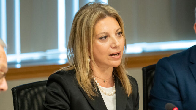 σταθμίζουν-τα-νέα-δεδομένα-για-κόμμα-κ-564012679