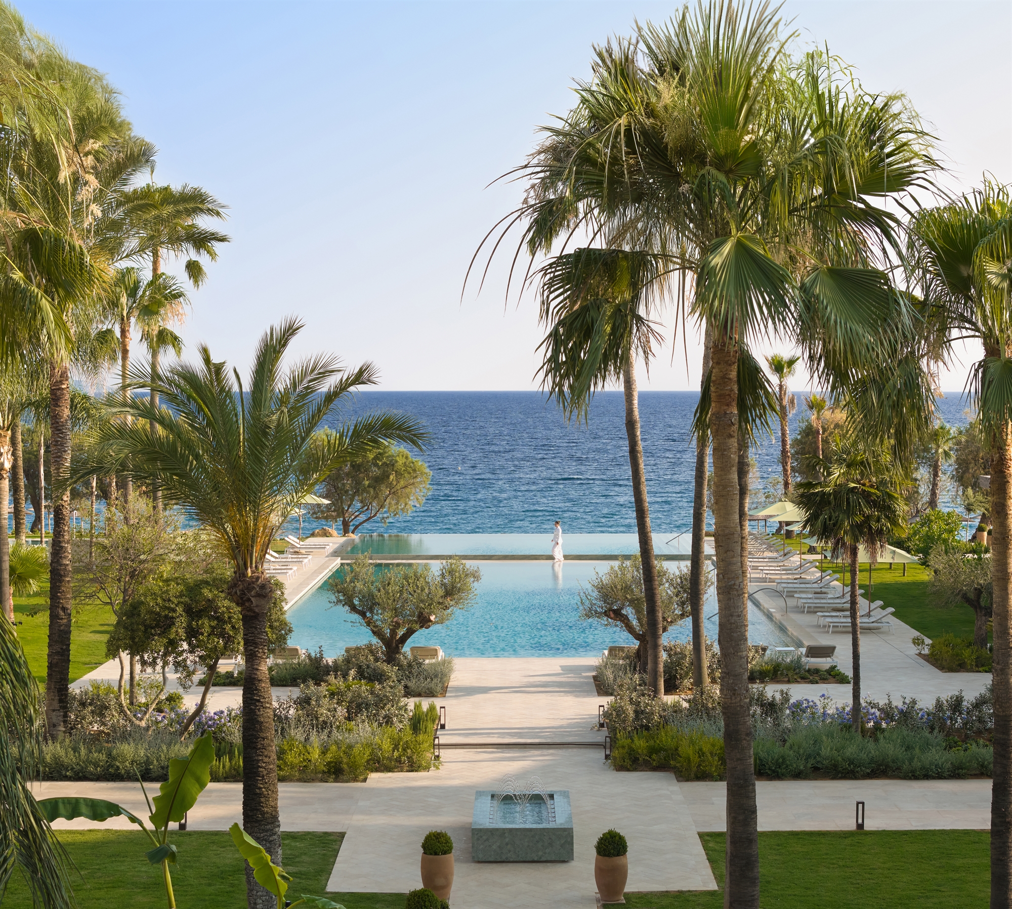 «Η μακροπρόθεσμη βιωσιμότητα του ελληνικού τουρισμού δεν είναι αυτονόητη»-4