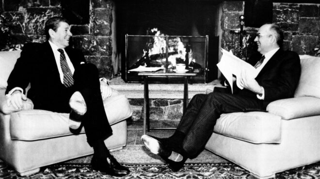 η-αρχή-του-τέλους-του-ψυχρού-πολέμου-564015355