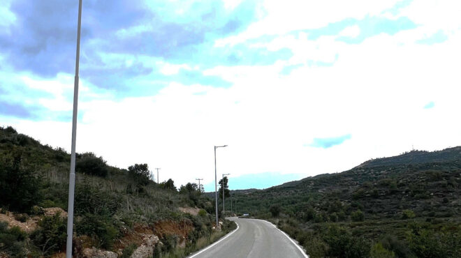 σπέτσες-στύλοι-φωτισμού-που-αλλοιώνο-564054241