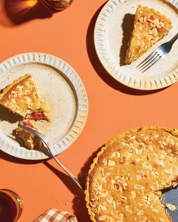 αγγλική-τάρτα-με-αμύγδαλα-και-μαρμελά-564041263