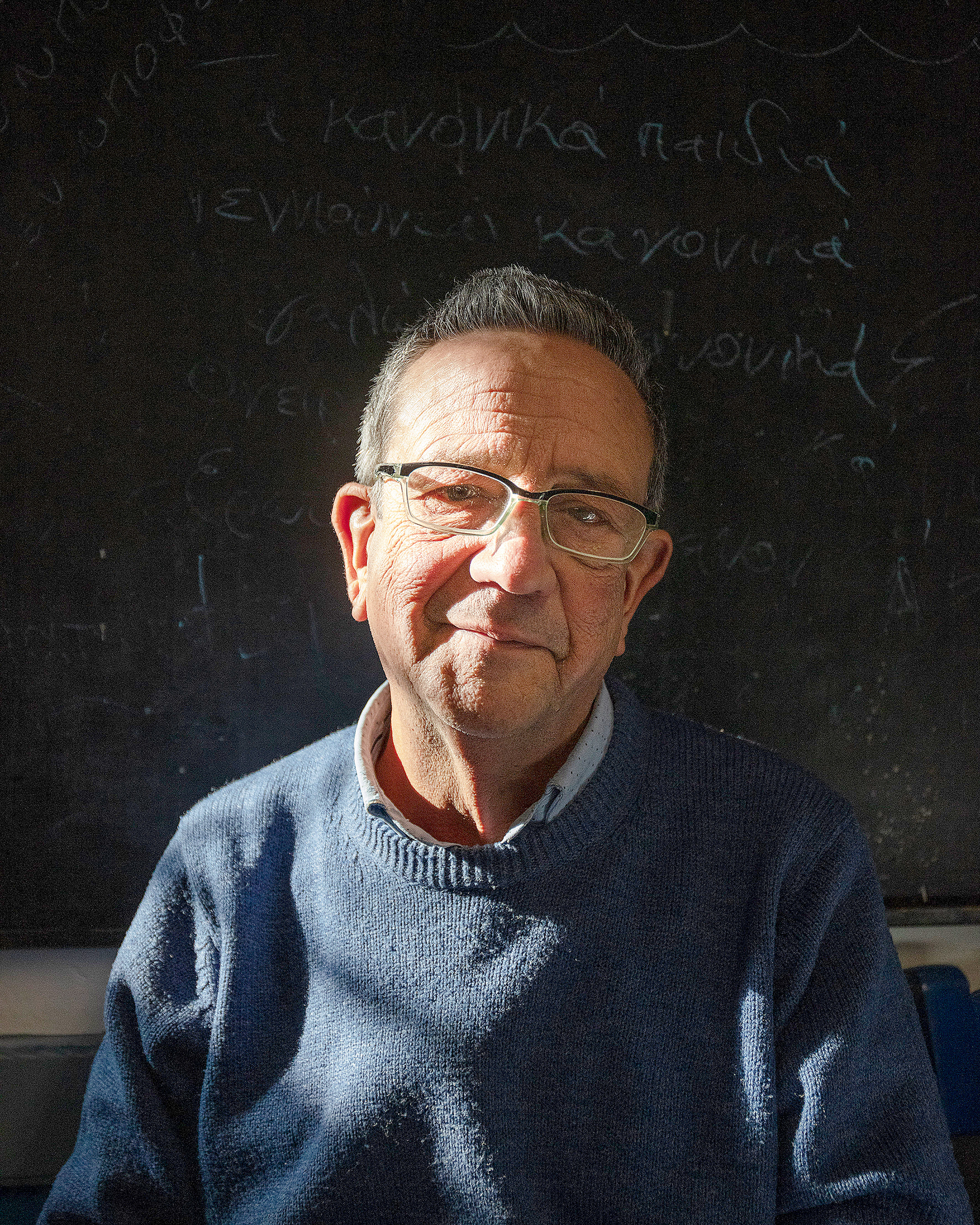 Ξενάγηση στην αθηναϊκή συνοικία που έχει το ένα πόδι στο παρελθόν-7