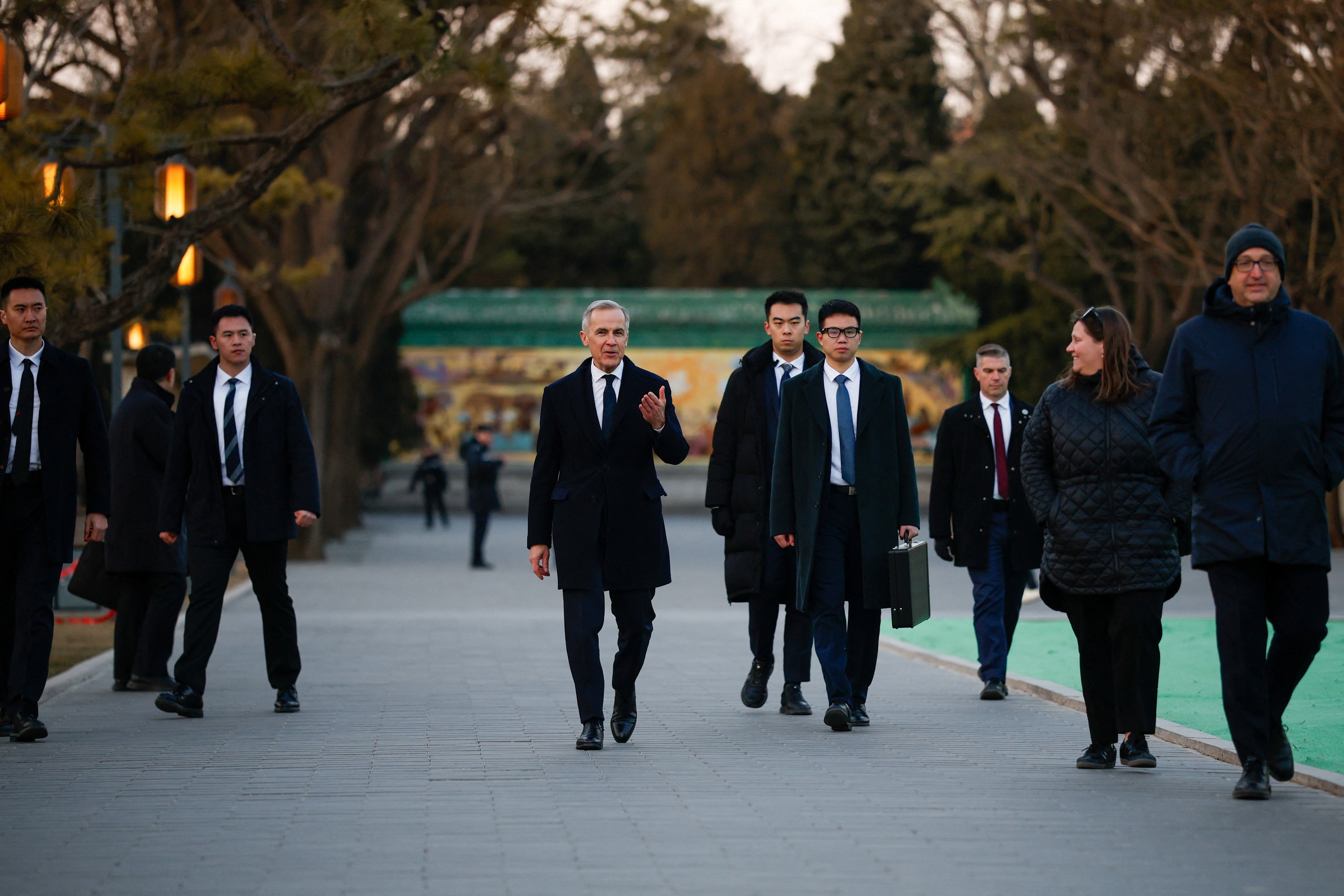Αλλάζουν οι ισορροπίες: Καναδάς και Κίνα συμφώνησαν σε αμοιβαία μείωση δασμών-1