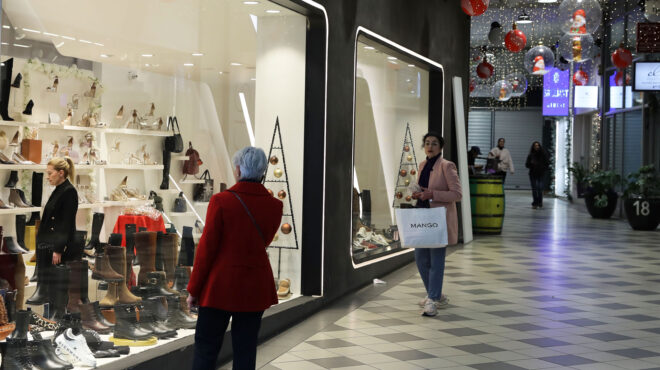 από-82-σε-65-έπεσε-το-μερίδιο-των-μικρών-του-564027418