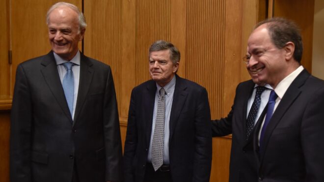 η-ανθεκτική-ελληνική-ναυτιλία-μέσα-απ-564039061