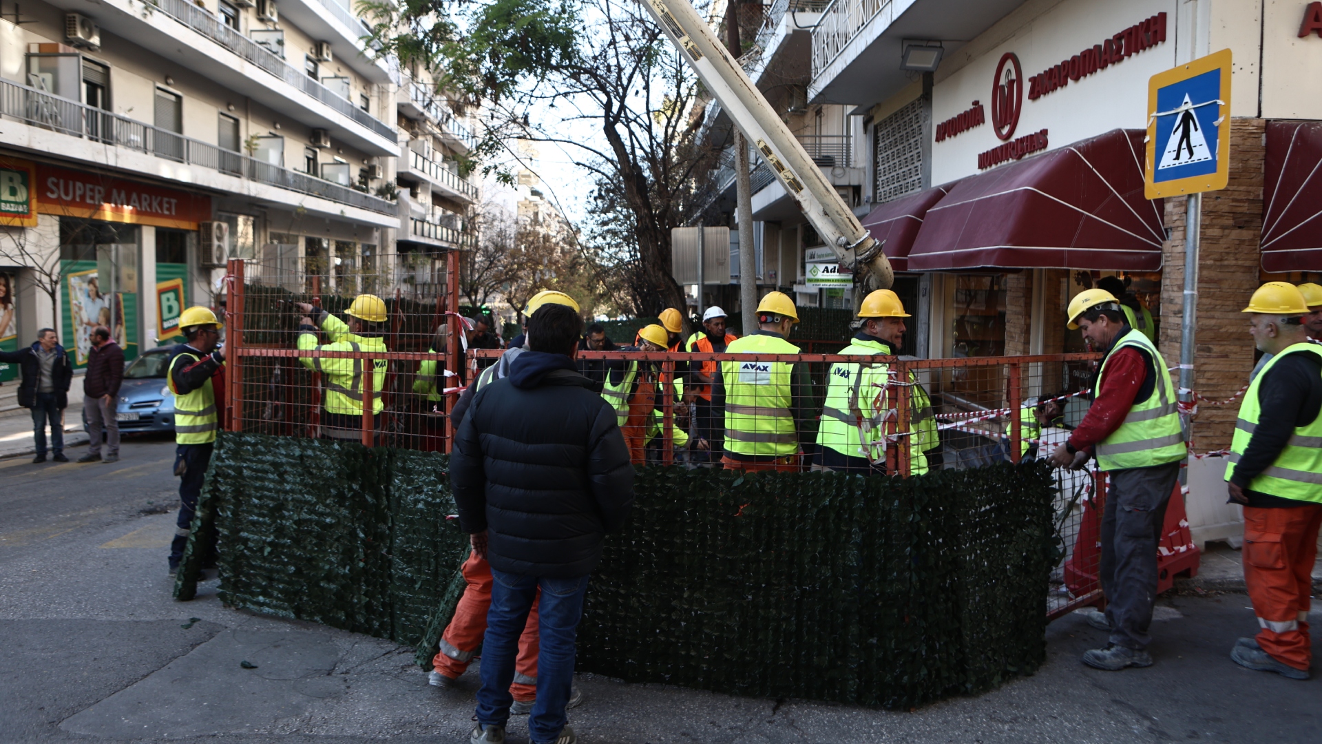Καθίζηση οδοστρώματος στο Παγκράτι – Πού έχει διακοπεί η κυκλοφορία-1