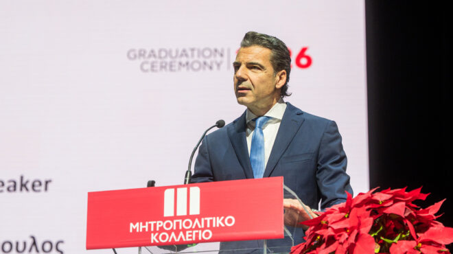 στο-επαγγελματικό-ταξίδι-το-πτυχίο-εί-564028873