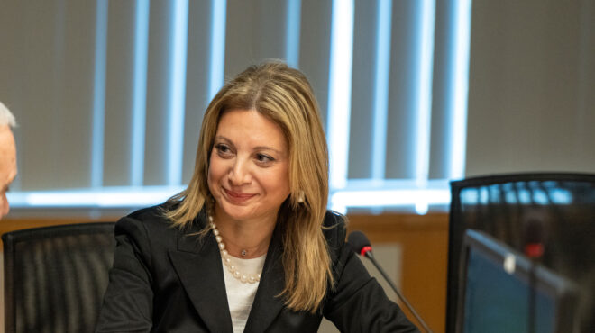 το-είδωλο-χάνει-followers-564014608