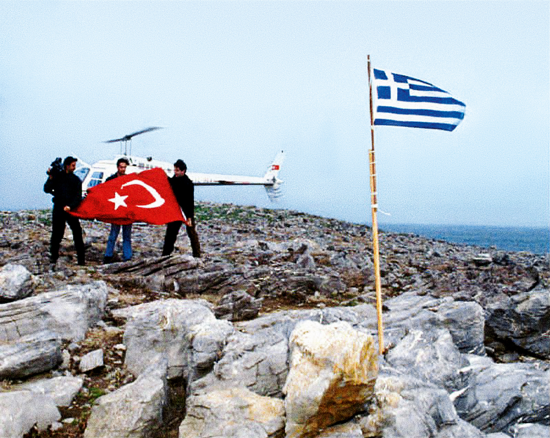 ΙΜΙΑ, 30 χρόνια μετά: Πολιτική και στρατιωτική ηγεσία μιλούσαν διαφορετική γλώσσα-1