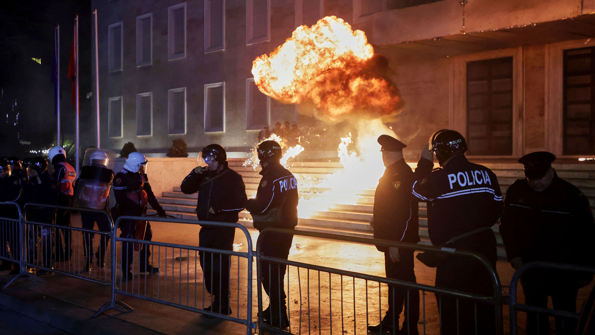 Τα Βαλκάνια, καζάνι που βράζει από οργή-2