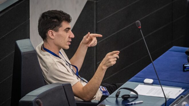 kypros-ypopsifios-voyleytis-o-feidias-panagiotoy-i-tileoptiki-emfanisi-me-kranos-564032197