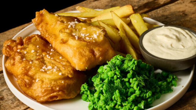 απίθανα-fish-chips-με-διπλοτηγανισμένες-πατ-564024535