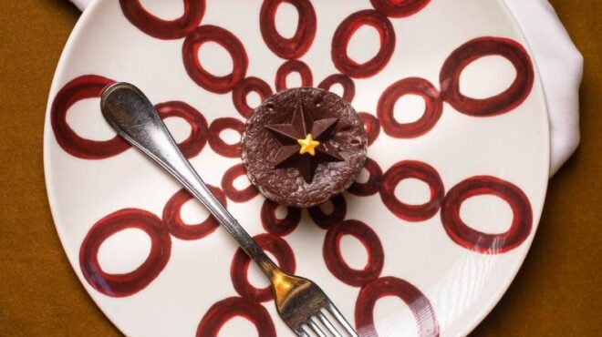 ψητή-κρέμα-σοκολάτας-με-άρωμα-μαστίχα-564005953