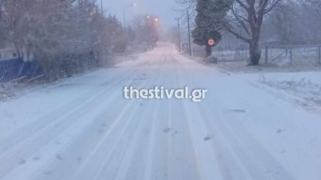 επελαύνει-η-κακοκαιρία-πού-χιονίζει-564033100