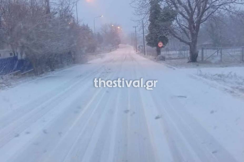 Επελαύνει η κακοκαιρία – Πού χιονίζει, πού παρατηρούνται προβλήματα-2