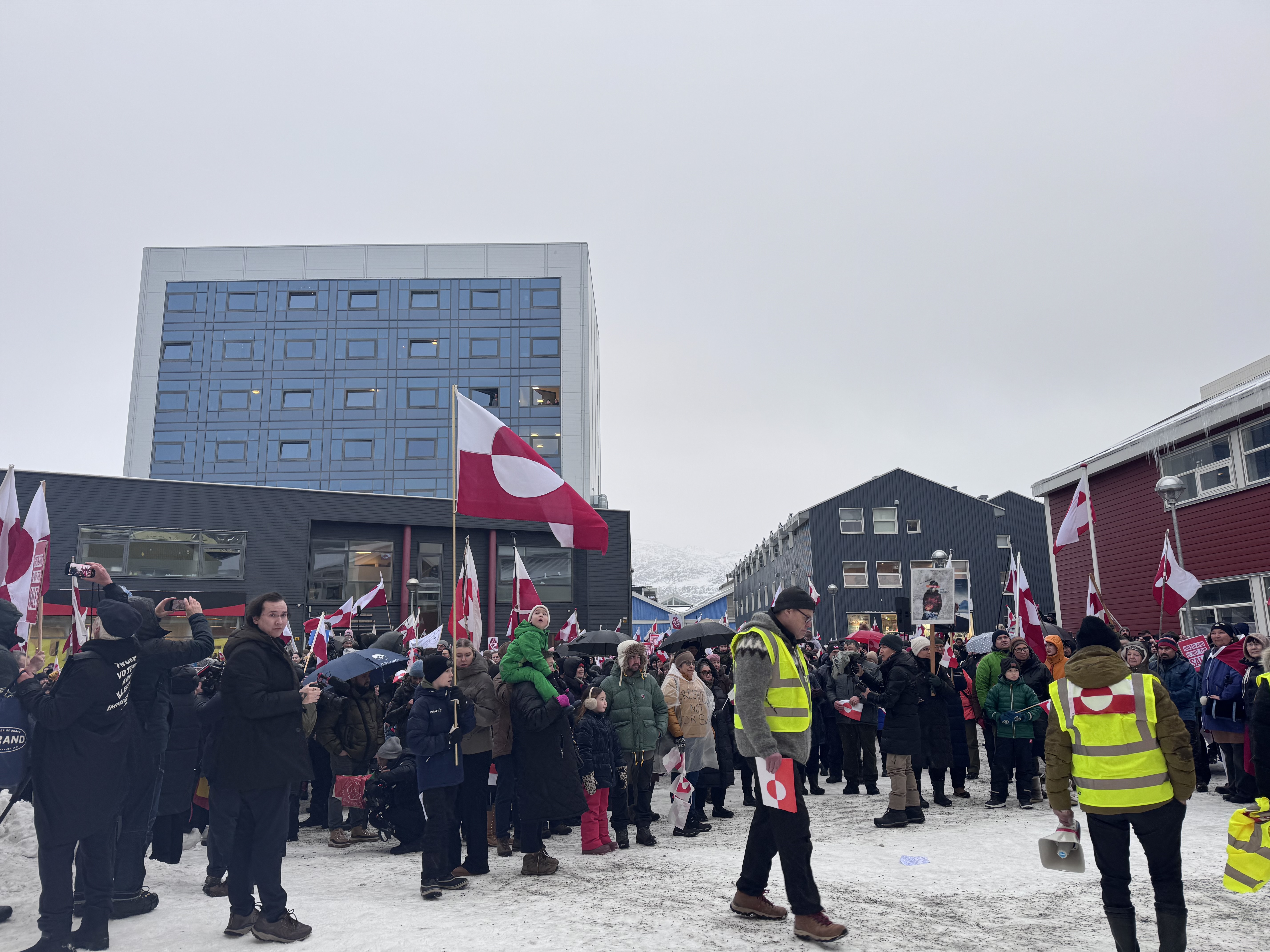 Η «Κ» στο Νουούκ: «Φύγε Τραμπ. Η Γροιλανδία είναι η γη μας και δεν είναι προς πώληση»-2