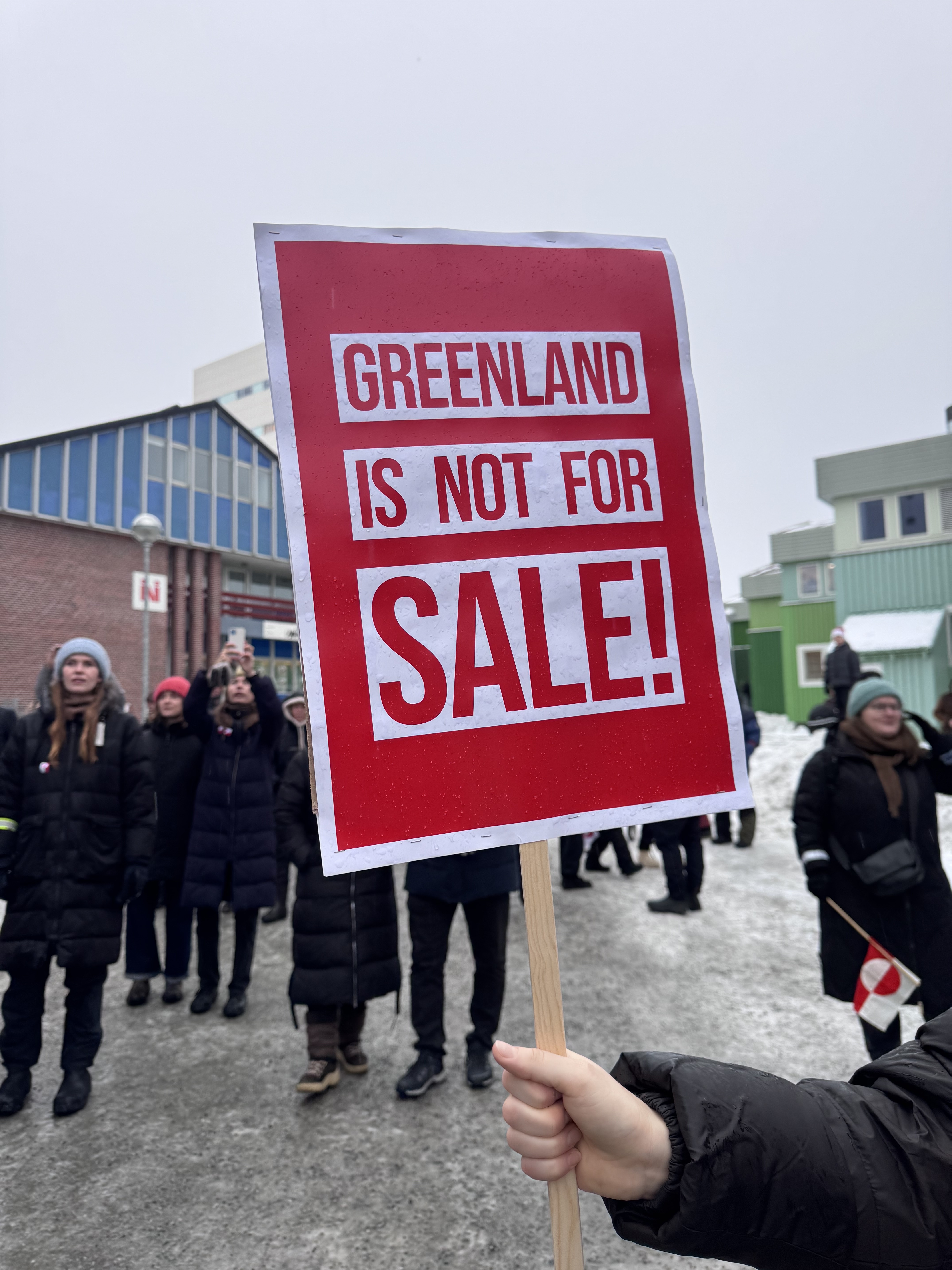 Η «Κ» στο Νουούκ: «Φύγε Τραμπ. Η Γροιλανδία είναι η γη μας και δεν είναι προς πώληση»-1