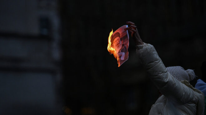 το-ιράν-απειλεί-με-αντίποινα-αν-οι-ηπα-ε-564016465