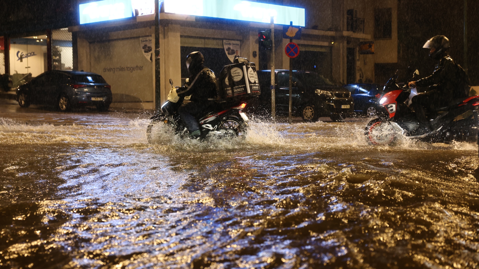 Κακοκαιρία: Καταρρακτώδεις βροχές στην Αττική – Πού υπάρχουν προβλήματα, τι θα ισχύσει με τα σχολεία-6