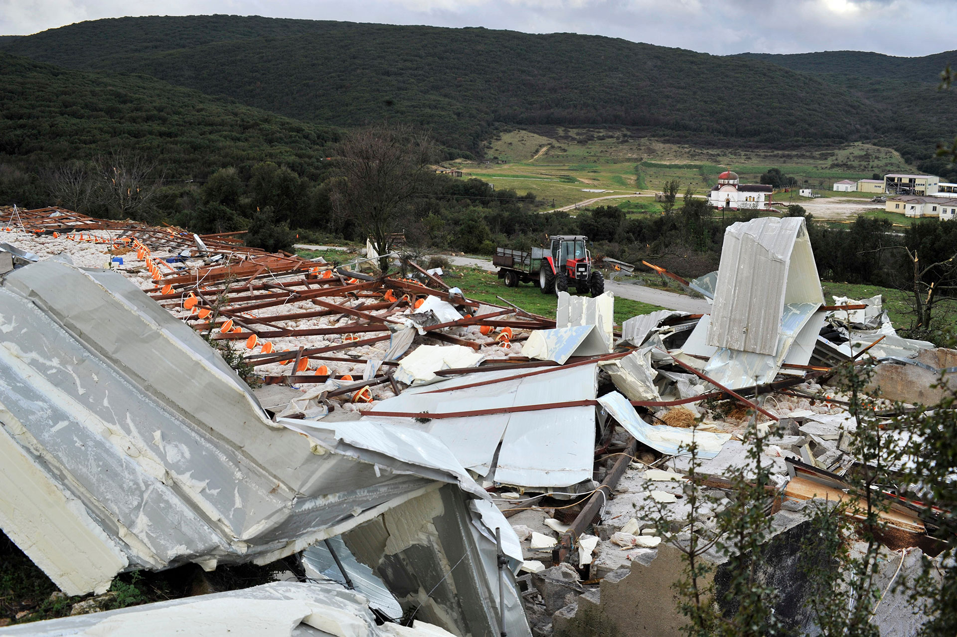 Ζημιές και προβλήματα από την κακοκαιρία σε Φθιώτιδα, Ευρυτανία, Ηπειρο-2