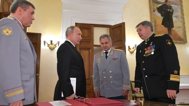 ιγκόρ-κοστιούκοφ-ο-επικεφαλής-διαπρα-564038044