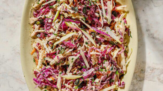 λαχανοσαλάτα-δίχρωμη-με-σάλτσα-γιαου-564007294