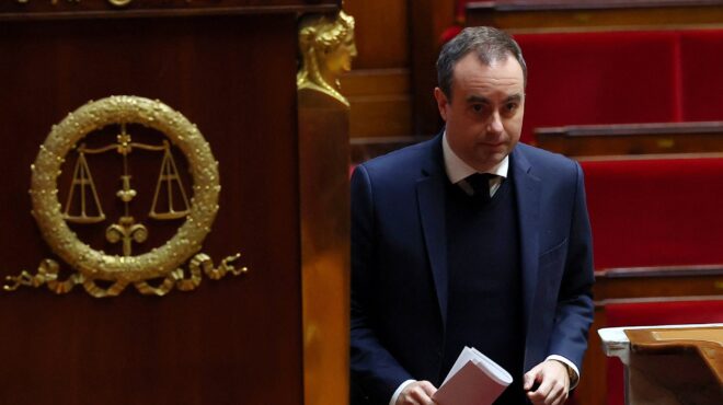 γαλλία-η-κυβέρνηση-επιβίωσε-από-τις-δύ-564038089