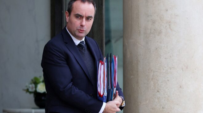 γαλλία-ο-λεκορνί-επικαλέστηκε-το-άρθρ-564051625