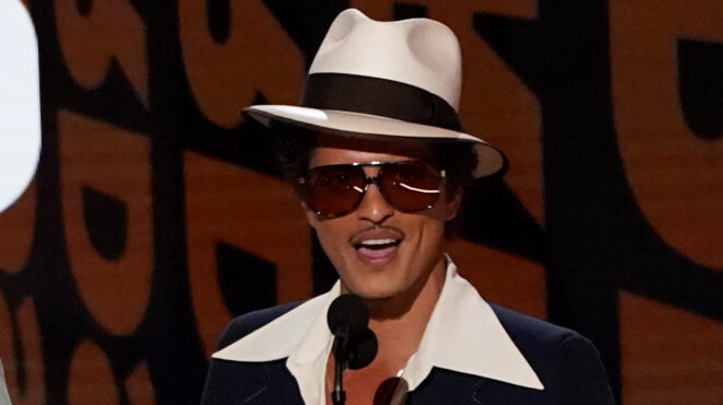 η-επιστροφή-του-μπρούνο-μαρς-δείτε-τ-564013087