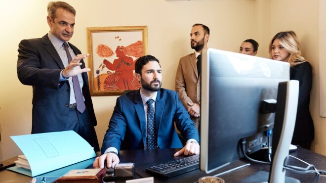 κυρ-μητσοτάκης-σε-δικηγορικό-γραφείο-564020905