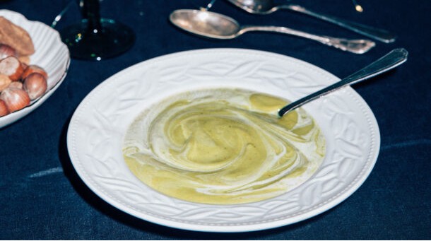 περαστή-σούπα-με-κουνουπίδι-και-κάρι-564046795