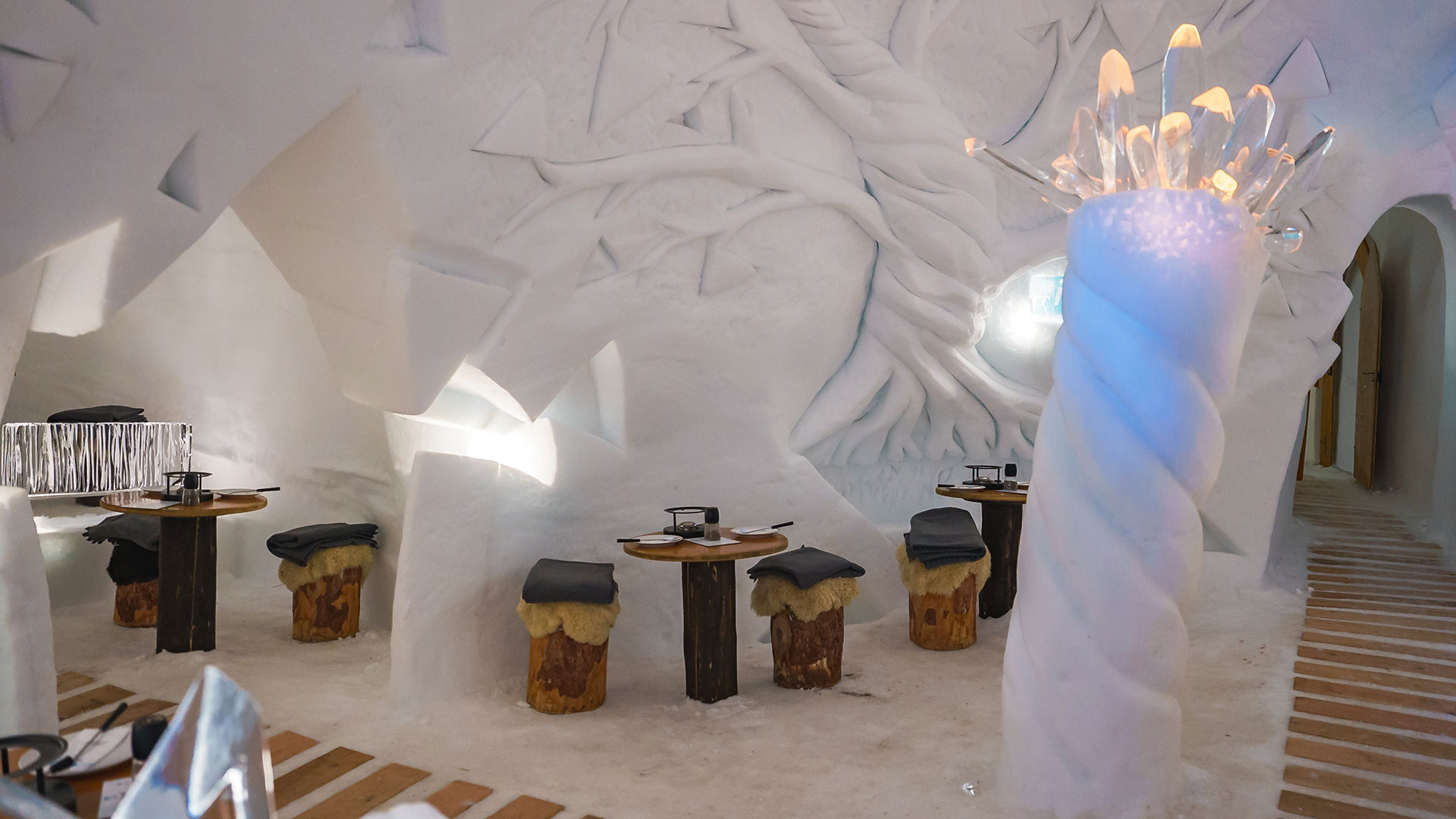 Νύχτες στον πάγο: Τα πιο εντυπωσιακά ice hotels της Ευρώπης-4