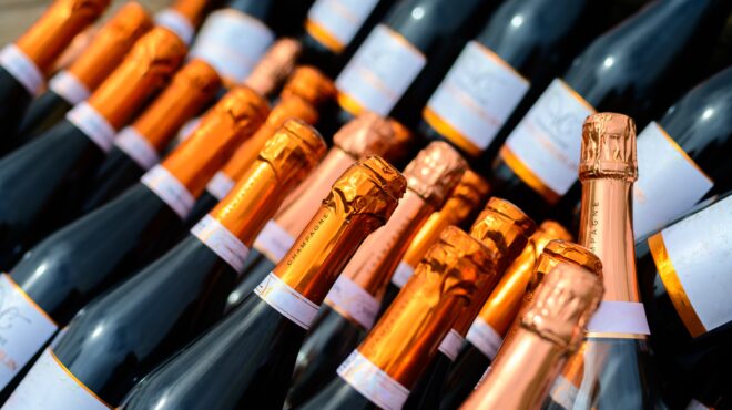 τραμπ-απειλεί-με-δασμούς-200-στα-κρασιά-κ-564030871