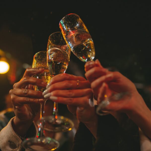 τα-αλκοτέστ-γέμισαν-τα-γιορτινά-τραπέ-564009307