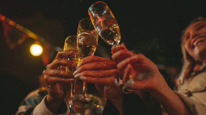 τα-αλκοτέστ-γέμισαν-τα-γιορτινά-τραπέ-564009307