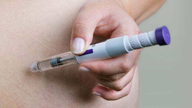 ερευνα-για-τα-φάρμακα-κατά-της-παχυσαρ-564010993